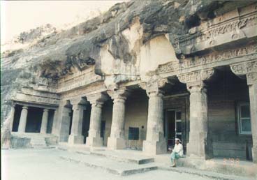 Ajanta01-1.jpg (22880 oCg)
