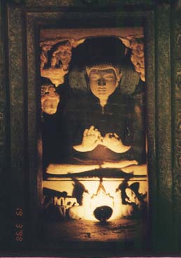 Ajanta01-7.jpg (18592 oCg)